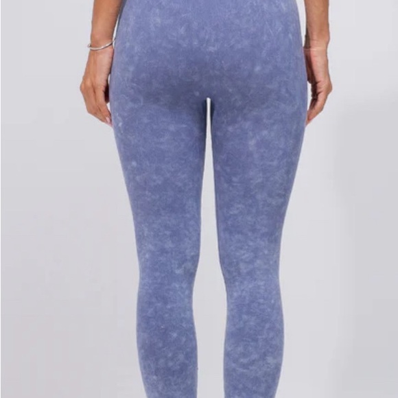 Hera Hero Women's High Waist Seamless Acid Wash Leggings in White /Black print - Picture 3 of 11